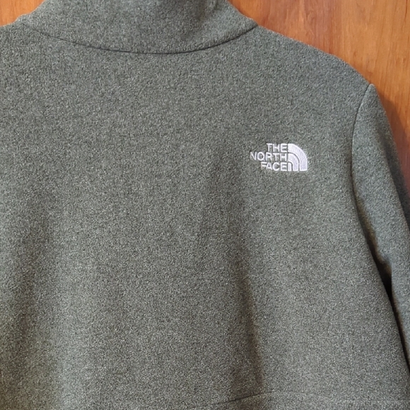 The North Face Fleece Quarter Zip - Picture 5 of 5